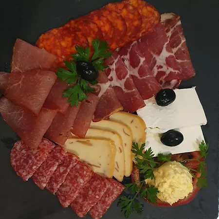 Sunny Hill Garden Frühstückspension 3*