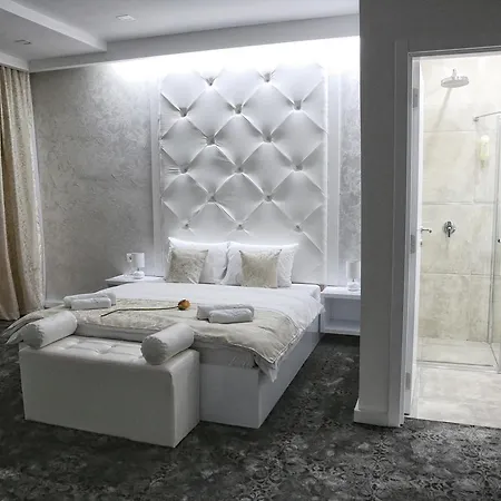 Sunny Hill Garden Frühstückspension 3*