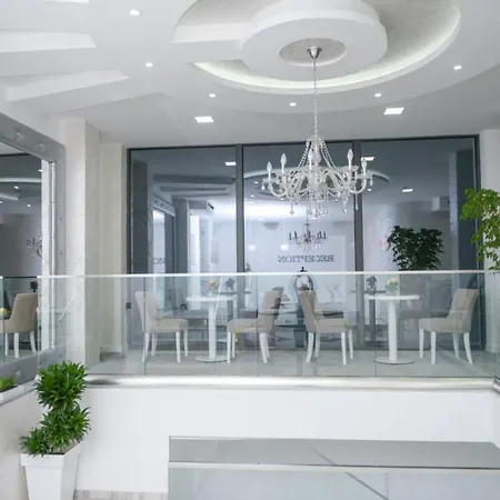 Sunny Hill Garden 3*